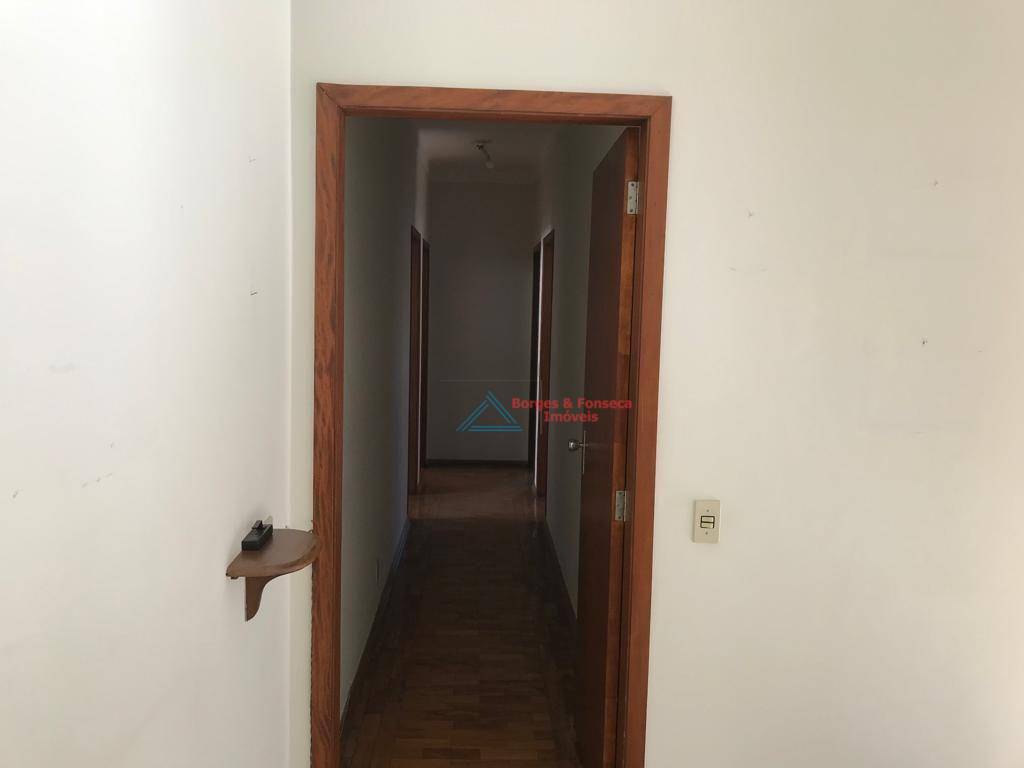 Casa à venda com 6 quartos, 360m² - Foto 6