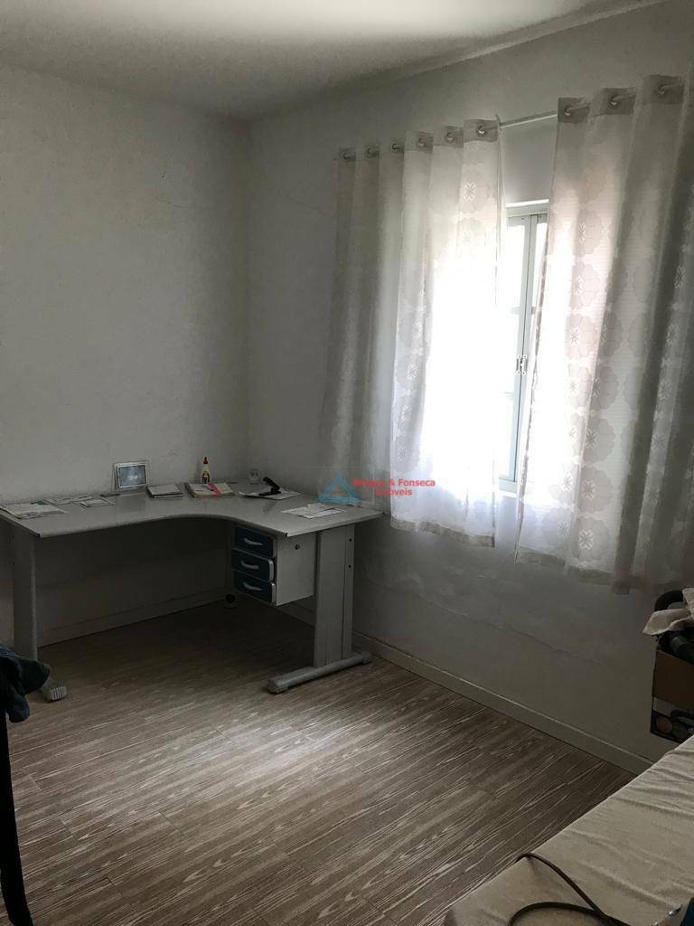 Casa à venda com 4 quartos, 250m² - Foto 13