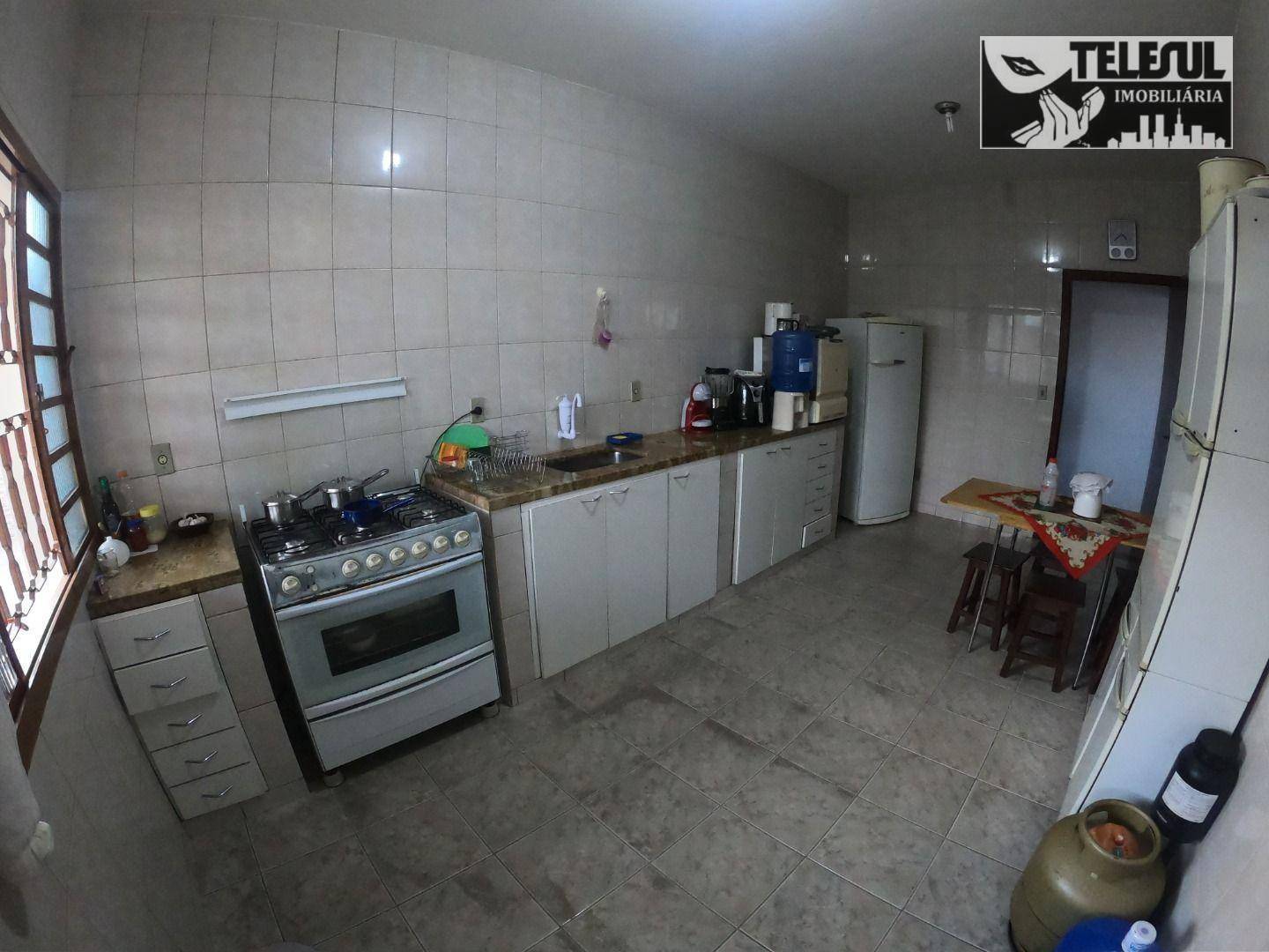 Casa à venda com 4 quartos, 225m² - Foto 6