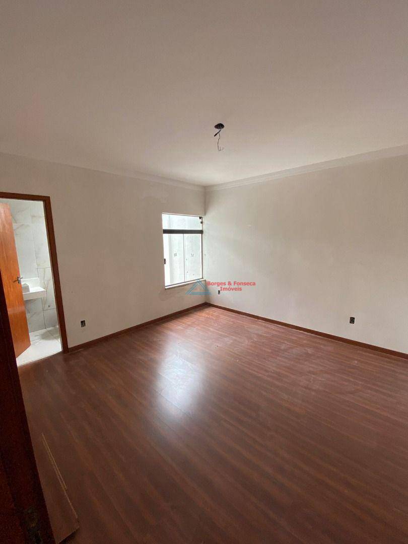 Casa à venda com 3 quartos, 235m² - Foto 14