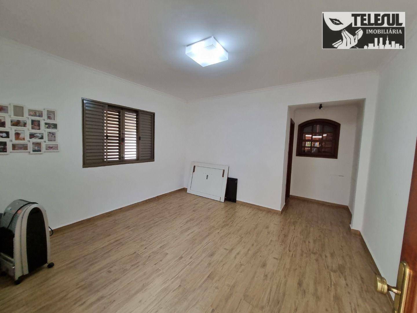 Casa à venda com 4 quartos, 382m² - Foto 18