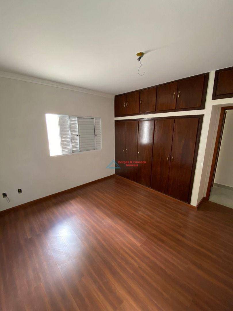 Casa à venda com 3 quartos, 235m² - Foto 10