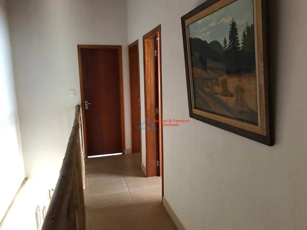 Casa à venda com 4 quartos, 296m² - Foto 9